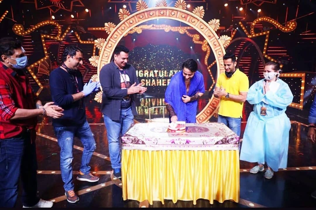 manali7781's tweet photo. HUM BIRDIES KO TOH JACKPOT LAG GAYA HAI 🤩🤩🤩

Super duper excited to see u Shaheer on our screens 🔥💥💫
You have made sure that 2020 goes with a bang🥳🥳🥳
#ShaheerSheikh https://t.co/6FWjMqwVdw