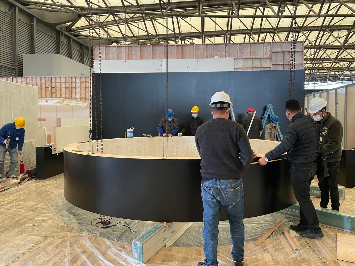 // TODAY'S SPECIAL We are so glad to be back in #Shanghai this year again for the install of our client's booth <a href="/CARBOGEN_AMCIS/">CARBOGEN AMCIS</a> at @CPhIWW #China 2020!

Working in a #safe environment in the respect of the sanitary measures. 

#eventprofs