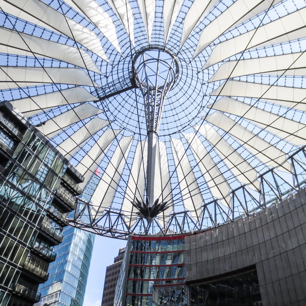 WikiArq's tweet photo. SONY center in Berlin #architecture #architecturephotography #modernarchitecture #iconicarchitecture #landmark #radial #openroof #berlin #berlinlandmark #berlinarchitektur #berlinarchitecture #sony #sonycenter https://t.co/fnBBoAk6CN