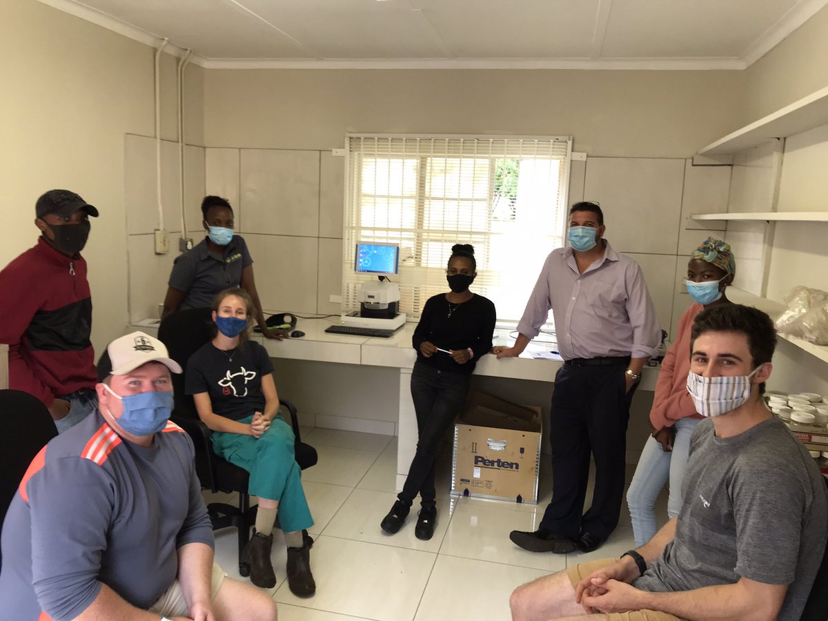 FPLRS_UP's tweet photo. Near Infrared Spectroscopy training presented at the @FPLRS_UP African Forage Lab this morning. Thank you to AES and all the attendees. #NIRS #spectroscopy #Science #research #referencelaboratory #pasturescience cc @UPPlantAndSoil @ResearchUP https://t.co/XS48gkFGoQ