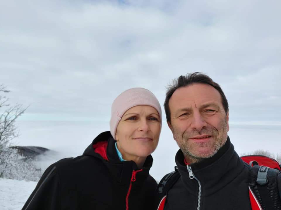 [SPORTSKI ŽIVOT/ZIMSKA BAJKA S VRHA IVANŠČICE❄️] Za mnoge Varaždince vikend uspon na Ivanščicu je ritual. Tjelesna kondicija je u ovo vrijeme pandemije korona virusa bitna za očuvanje fizičkog i psihičkog zdravlja. 
#sportskizivot #ivanscica