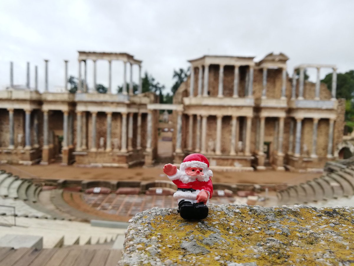 HostalAnas's tweet photo. Parece que #SantaClaus sigue disfrutando de #Mérida y sus monumentos, seguro que a alguno le cae alguna escapada a nuestra bimilenaria ciudad, para que descanse con nosotros y conozca la ciudad con @merida_mas
Os esperamos. #MeridaMola #MeridaEnamora #MeridaMuchoQueVer https://t.co/5wwSybVQBs
