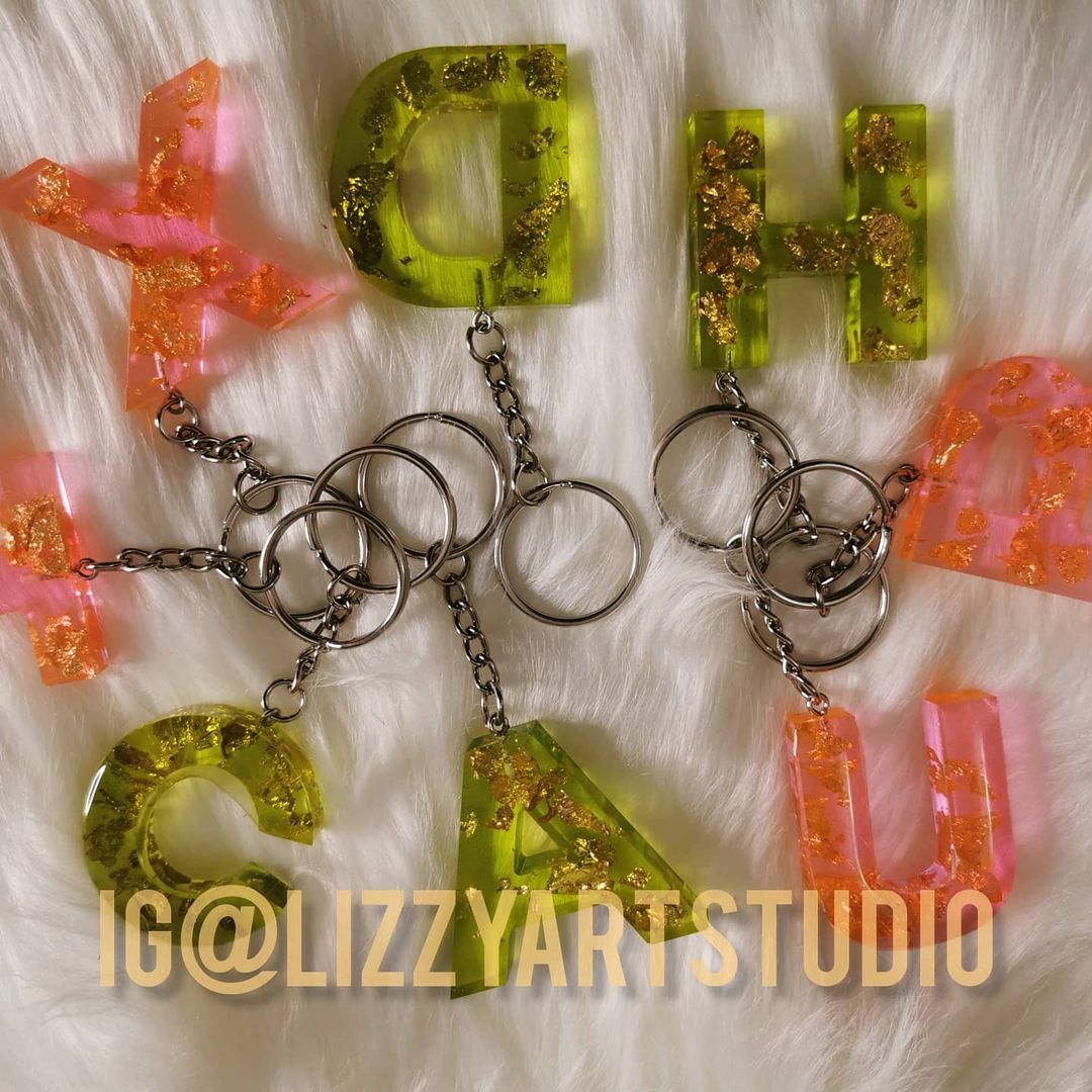 Key holders; comes in variety designs IG page https://instagram.com/lizzyartstudio?igshid=1qcsk4ikxtyyw #MondayMotivation  #mondaythoughts