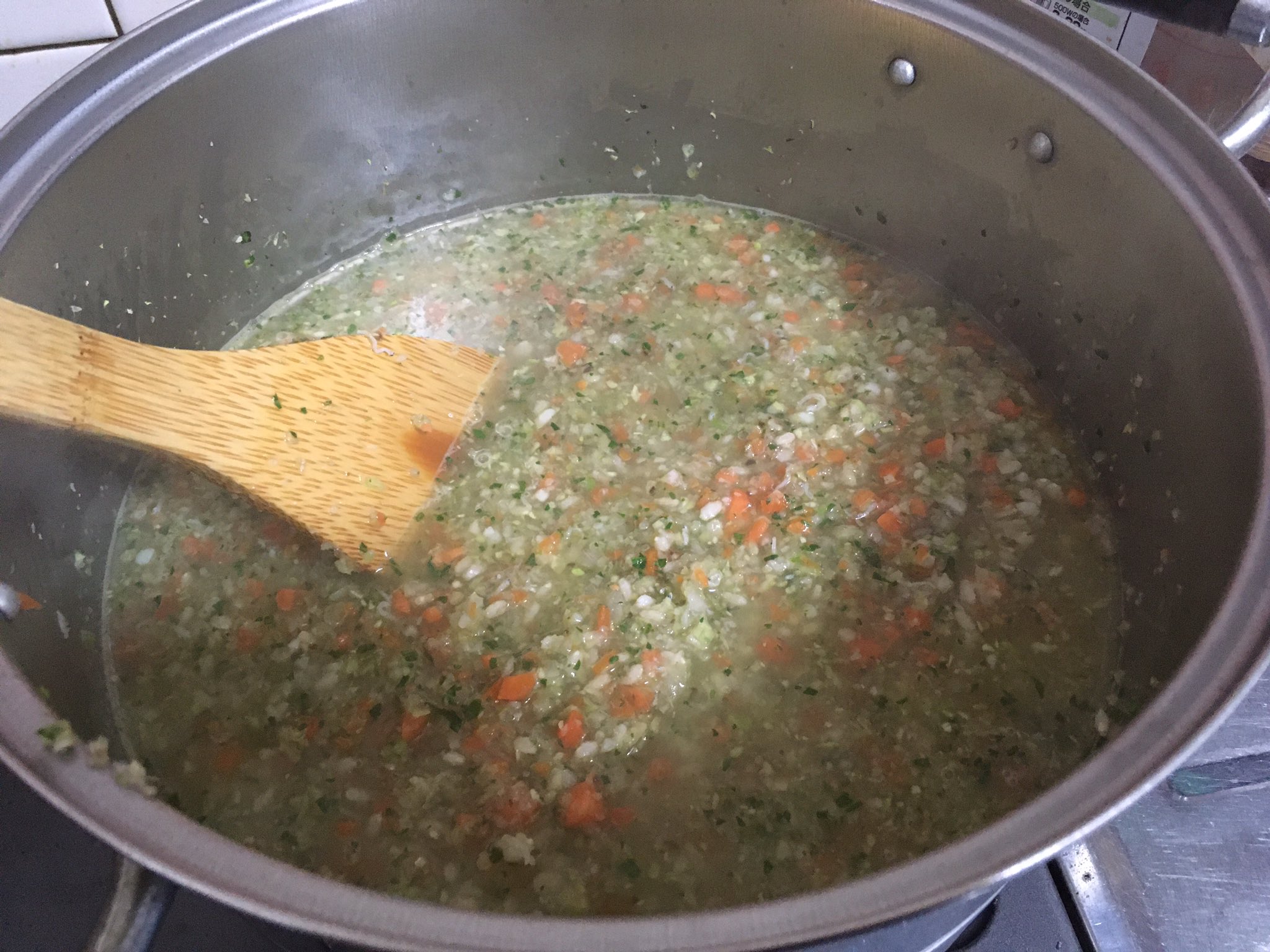 なおすけ えんじぇら 我が子のために手作りご飯を調理中 食べてくれるといいな 腫れがまた少し大きくなったみたいで心配 秘密結社老犬倶楽部 悪性リンパ腫 メラノーマ 免疫細胞療法 食事療法 デトックス T Co Bk9vdailru Twitter