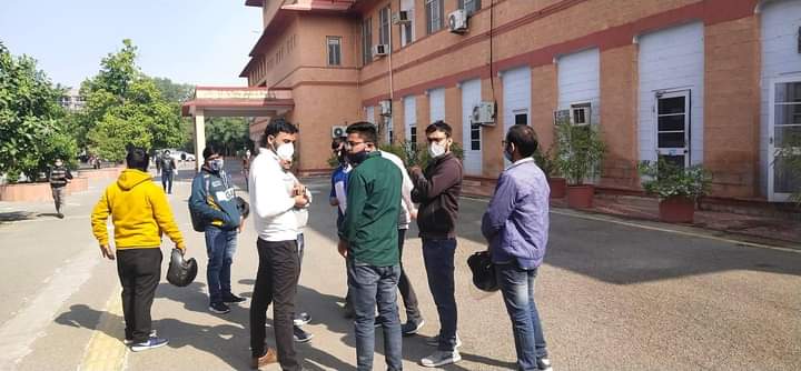 Radhemahwa's tweet photo. एलडीसी भर्ती 2018 में कम किये गये जनरल, ओबीसी ,एसटी के 603 पदों के जल्द परिणाम निकलवाने और जल्द से जल्द प्रतीक्षा सूची जारी करवाने के लिए आज हमारा प्रतिनिधिमंडल सचिवालय आया।
कम किए गए 603 पदों की अर्थना इसी सप्ताह बोर्ड भेज दी जायेगी इसी महीने परिणाम जारी होगा। @Radhemahwa https://t.co/LHvErtsxFb