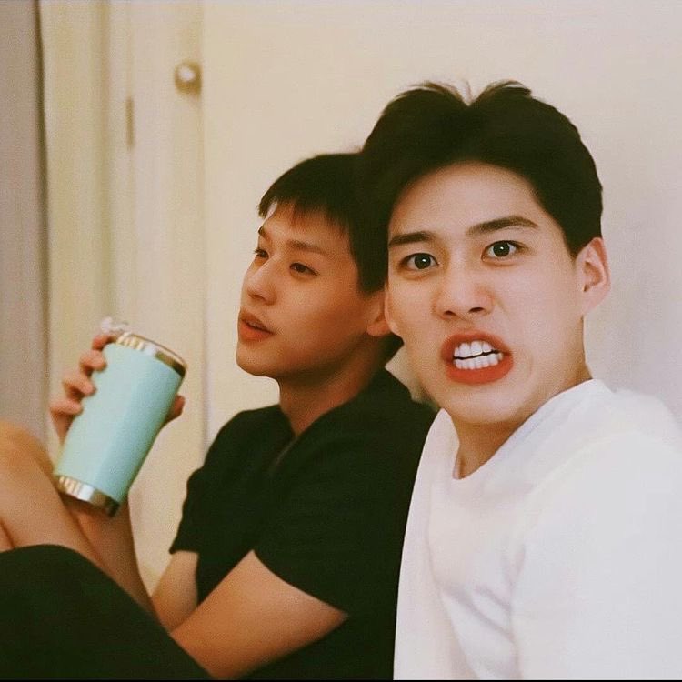 dearwachi's tweet photo. today, i present to you this bkpp photoset 😂 https://t.co/OBKV38rrYG