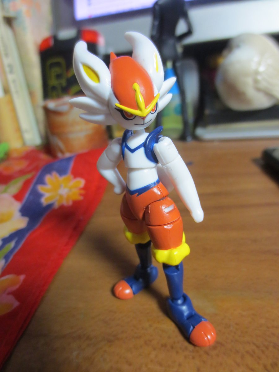 こんとんさん 掌動エースバーンちっちゃい 思っていたよりは動く T Co G9j4tgnlk5 Twitter