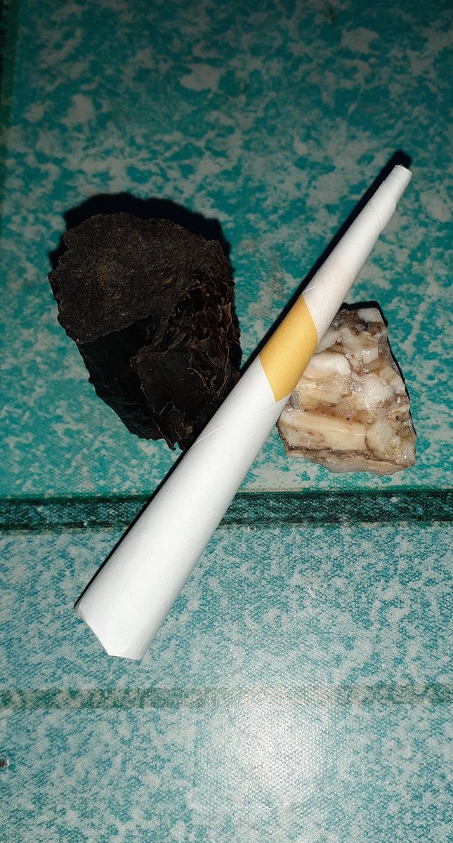 Wis surup, wayahe bocah-bocah podo angslup. 

Khususon buat para "ahli hisap" tingwe, tembakau favorit kalian apa sih?