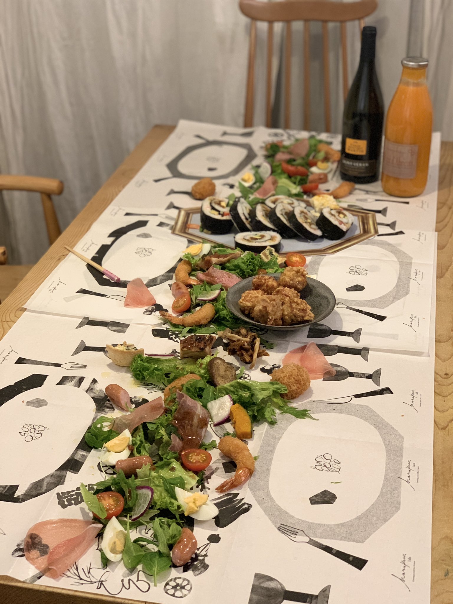 Regaropapiro 週末のクリスマスホームパーティ 新作のサラダロードシートでめちゃめちゃおしゃれなテーブルになりました 乗せたのは主にデパ地下惣菜です サラダロードシート ハラペコラボ T Co Xpvrffjvvd T Co Dqpndfgehk Twitter