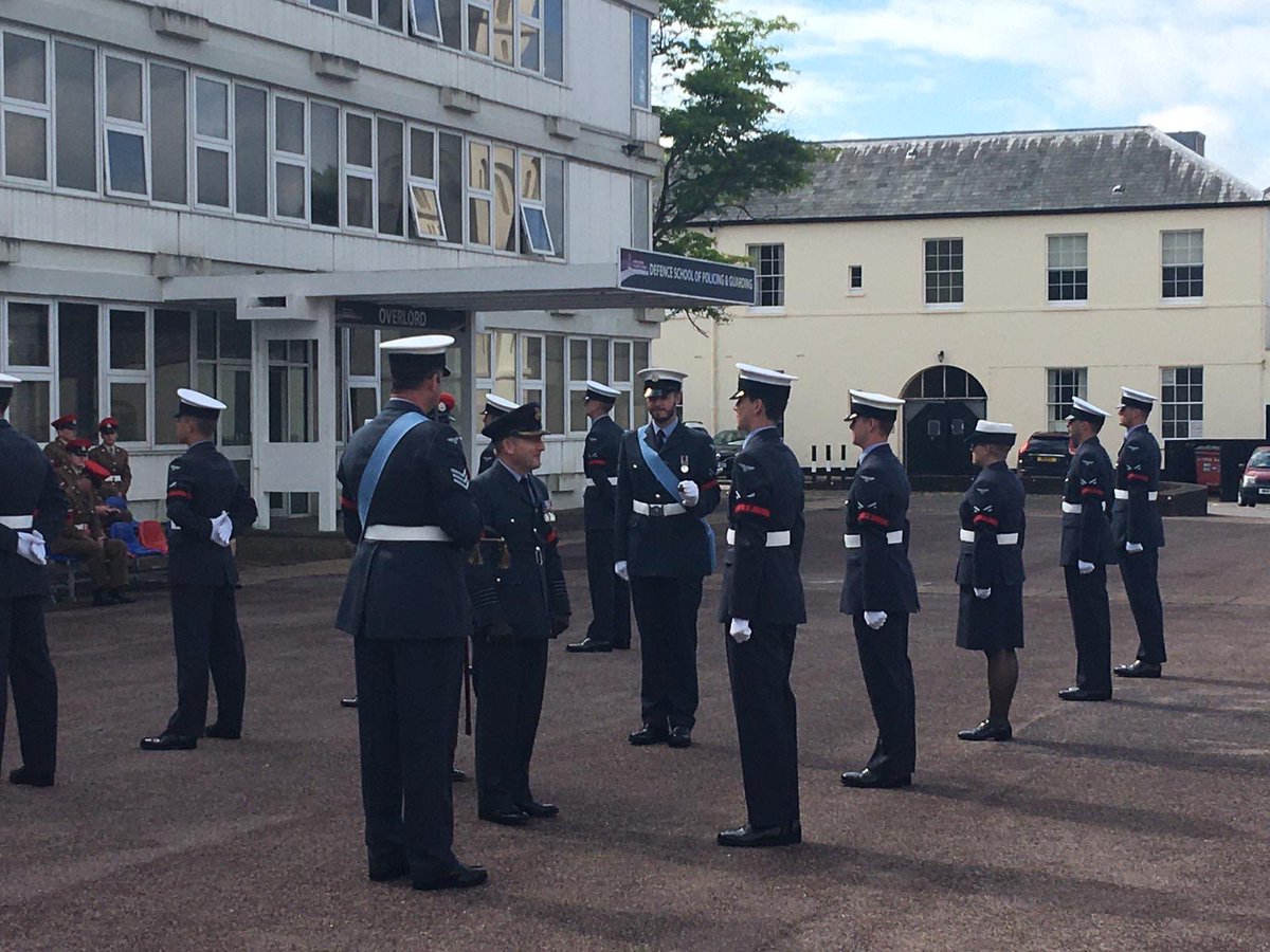 RAF__Police's tweet photo. 2020 Highlight.
In July we welcomed the newest members of the #RAFPolice who graduated under the watchful eye of the Provost Marshal Group Captain David Wilkinson.
Let's wish them every success as they begin their new careers protecting the RAF 24/7/365  #NextGenRAF #RAF #RAFP https://t.co/2Rxzr9qWQQ