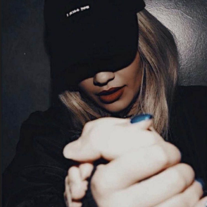 MiaThomson16's tweet photo. happy #ritabots day!! I’ve seen your photos and let me tell you that you all are so beautiful💘
love you so much @RitaOra
ps: stream #htbl and #phoenix in the cold to have a better christmas 🥳
#ReasonsToLoveRitaOra #ritaora https://t.co/CoTDRMYWbt