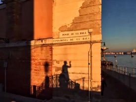 luisella_romeo's tweet photo. Great vibes yesterday during my live-streaming tour of Dorsoduro in #Venice for guests from all over the world. Amazing guests, amazing sunset and lights. #virtualtours #virtualvenice https://t.co/pSmjbPVNdG https://t.co/gZqb7g7f5L