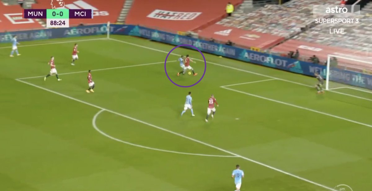 12. Defensive Solidity. MUN maintained the basic defensive principles very well: (A) Tracked their runners and prevented MCI from getting in behind the backline.(B) Good positional discipline, organization and shape.(C) Excellent blocks and clearances.