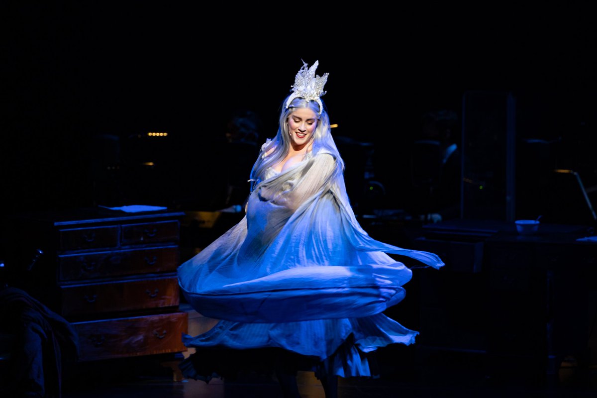 Tonight we open ⁦⁦⁦<a href="/LondonXmasCarol/">A Christmas Carol</a>⁩ not just for ⁦⁦@LMTOrch⁩ ⁦<a href="/FreddieTapner/">Freddie Tapner</a>⁩ &amp; Gary England...but for our whole industry. Tonight is a celebration for all of us. Thank you ticket booking/ theatre going heroes! Be safe folks, see you at the theatre♥️😭