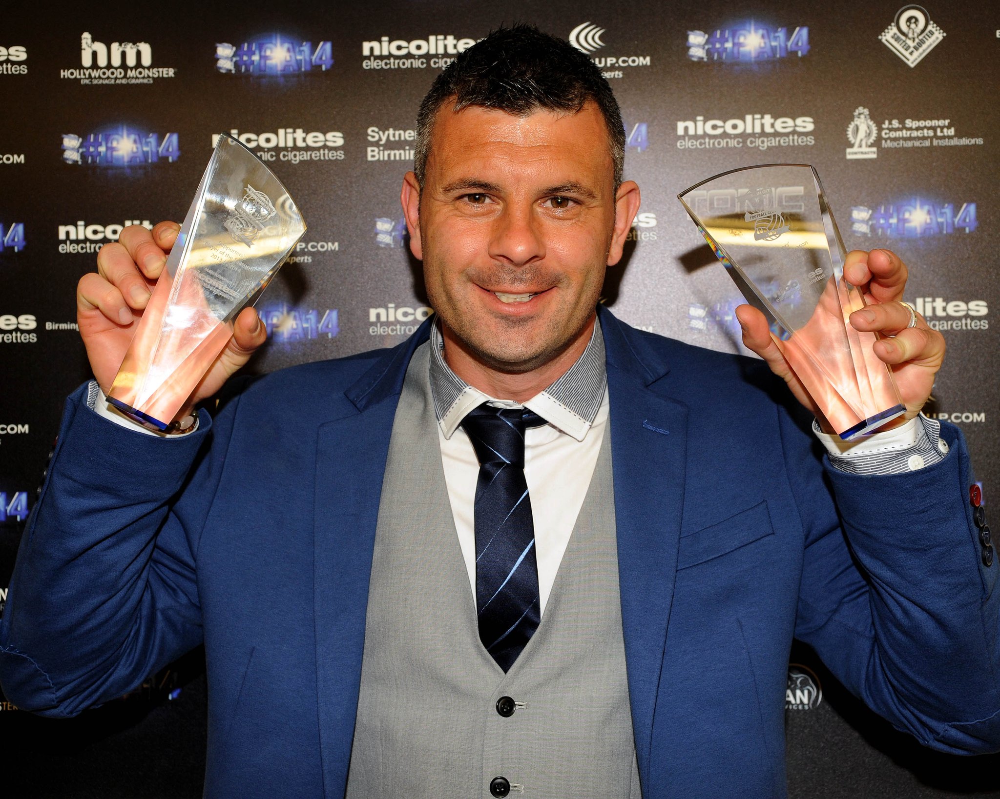 Happy 43rd Birthday to former defender and skipper Paul Robinson from all at the FPA. 