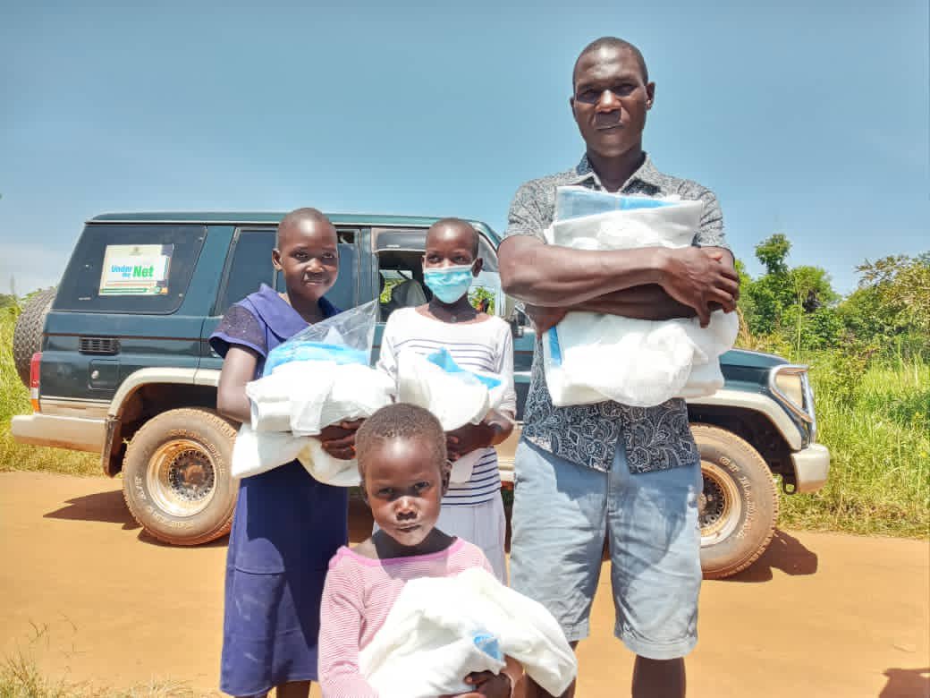 chic_qa's tweet photo. A happy household in Abuga subcounty, Omoro district after receiving their FREE mosquito nets.
Distribution is currently ongoing in the 30 districts under Wave 4.
Let’s reduce malaria to zero. 
#SleepUnderTheNetUg https://t.co/9wKYew0hB3