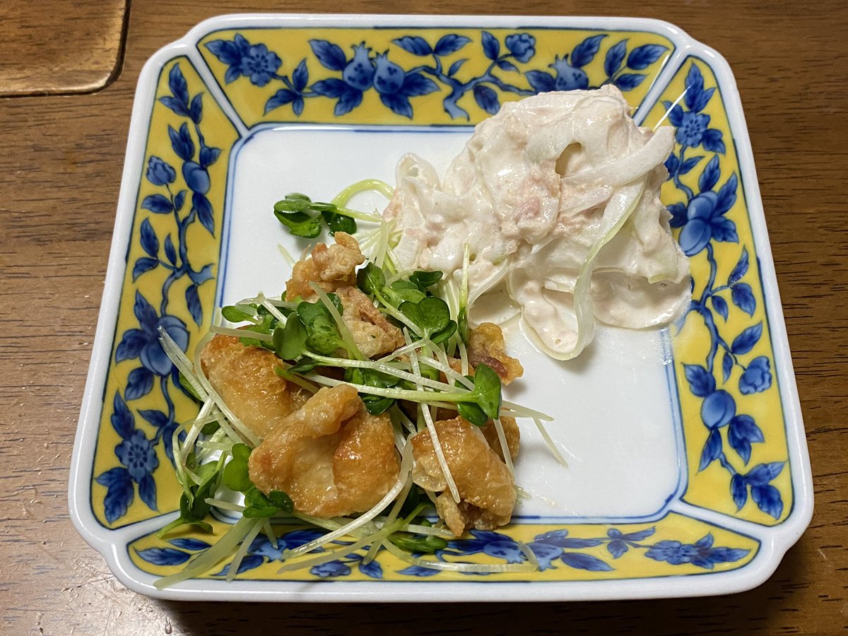 わっきー على تويتر かいわれと鶏皮の塩レモン和え 夕食 かいわれと鶏皮の塩レモン和え 鶏皮 かいわれ大根 塩 ポッカレモン 玉ねぎスライスとツナのマヨネーズ和え 玉ねぎスライス シーチキン マヨネーズ