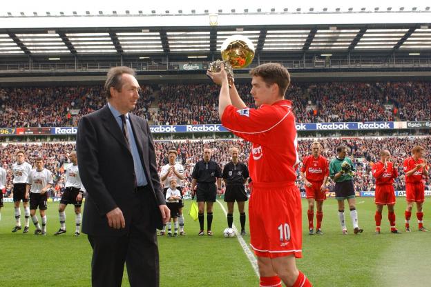 Disparition : le monde du foot rend hommage à Gérard Houllier

La mort de Gérard Houllier, ce lundi, suscite une vague d'émotion dans le monde du foot. Ses anciens clubs comme ses anciens joueurs rendent hommage au technicien disparu à 73 ans ow.ly/opC830ros6c