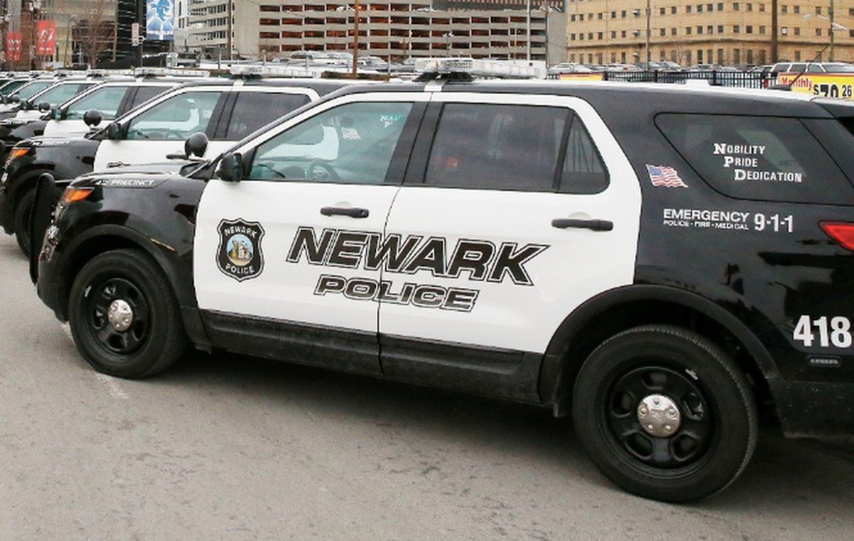 njdotcom's tweet photo. Man hurt when parked car explodes in Newark, officials say https://t.co/7ddLfzUglR https://t.co/NqyjXXvPYA