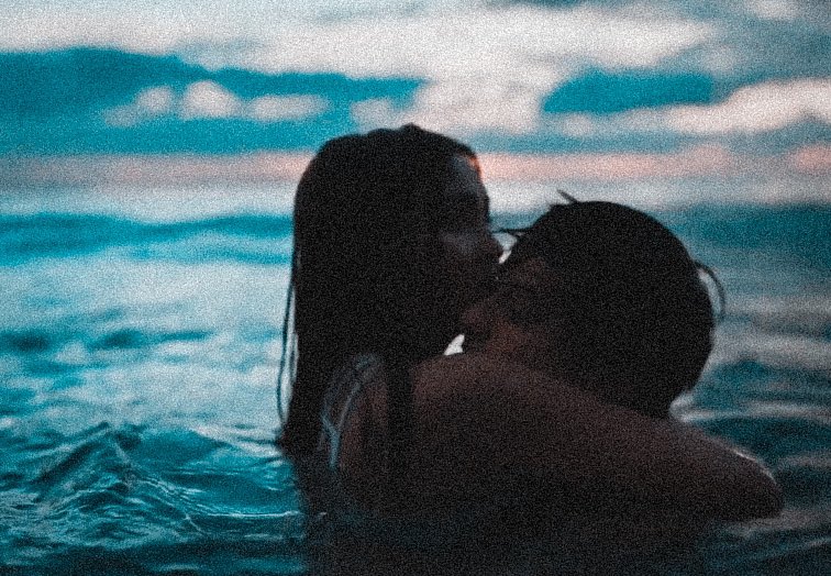 kxthnielarchive's tweet photo. Butterflies in my stomach. GOOSEBUMPS. And i’m just speechless. 😳 

#SaSusunodNaHabangBuhayMV 
#KathNielxBenAndBenxJMS https://t.co/RqCFX91ioN