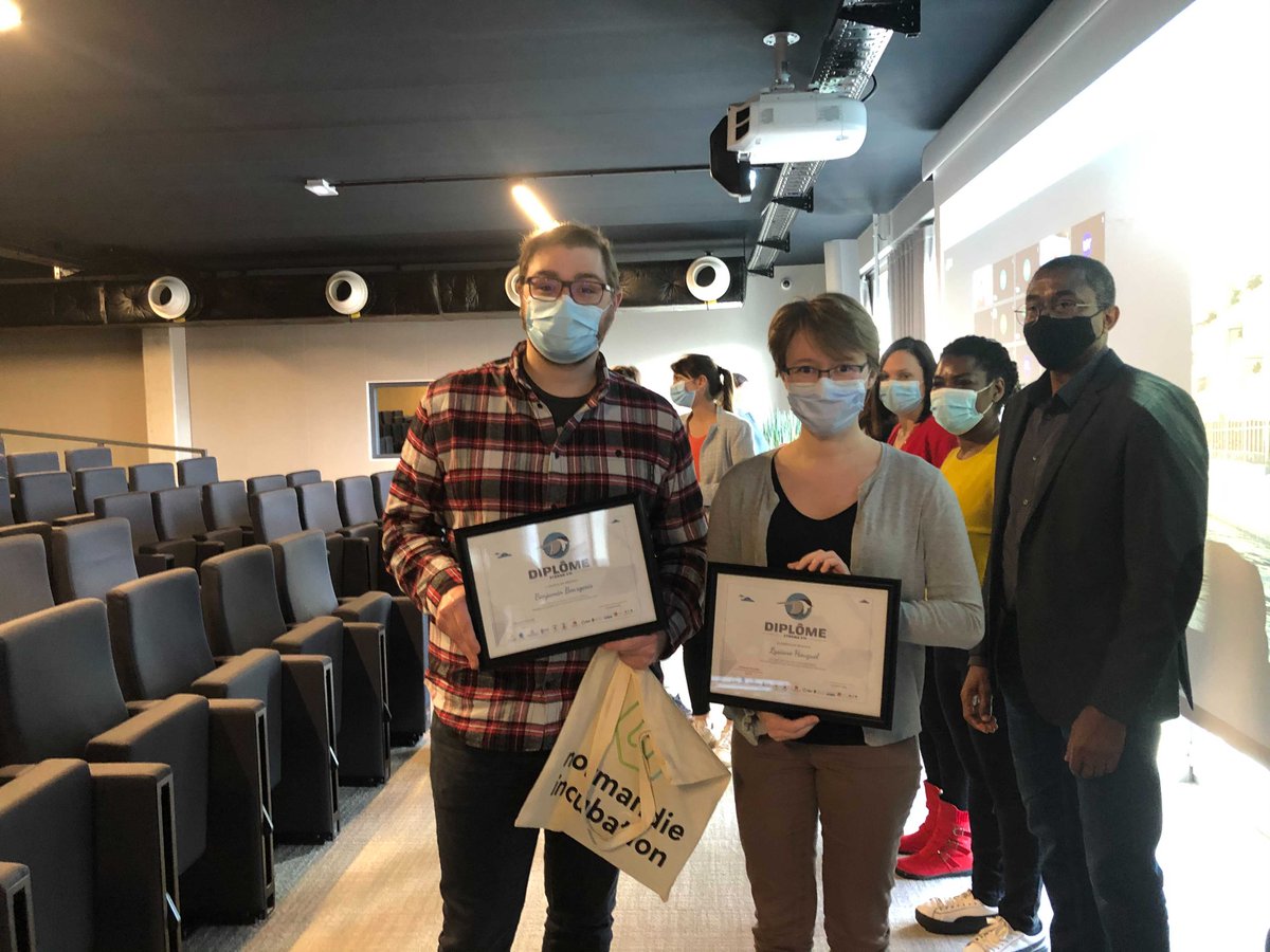 ItinerR_Sterne's tweet photo. Félicitations à toute la promo 11 pour les pitchs de ce matin !  🥳
Et voici nos lauréats : 
🥇Canelle &amp; Béranger
🥈Alain
🥉Lysiane &amp; Benjamin 

Nous vous donnerons de leurs nouvelles prochainement 😉 https://t.co/NhKHkQT2HT