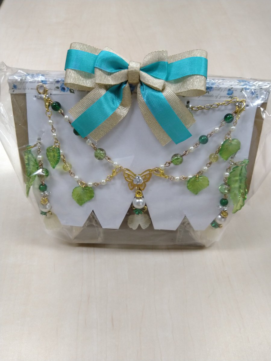 深森樹羅 主に天使 妖精 植物モチーフのレジン作品 ビーズ作品 イラストを作成 販売中 趣味の合いそうな方と交流したり作品交換したり合作出来たら嬉しいです まだまだ駆け出しですが宜しければ是非 レジン好きな方と繋がりたい イラスト好きと