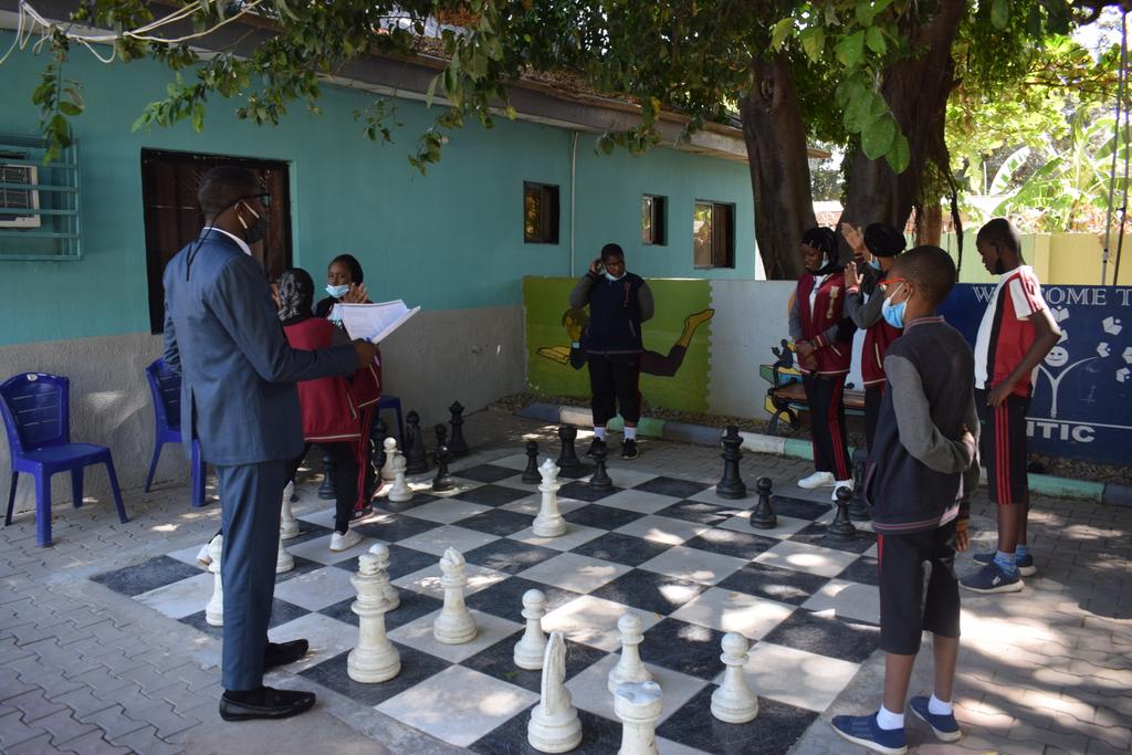 NticNur_Pry's tweet photo. CHESS CLASS https://t.co/vs7CRtMHRV