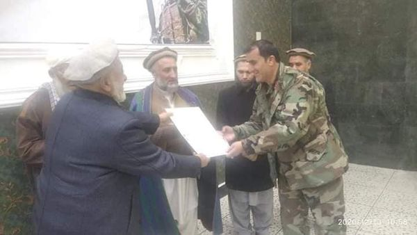 qari_noorullah's tweet photo. د بدخشان دینی عالمانو، قومی مشرانو او اوسیدونکو له امنیتي ځواکونو ملاتړ اعلان کړ.
دوی د امنیتي ځواکونو له میړانې او سرښندنو ستاینه وکړه او هغوی یې ريښتیني بچیان او ساتونکي وبلل.
#ThisIsANDSDF #Badakhshan #WeAreAfghanistan https://t.co/HTTmU5DkpT
