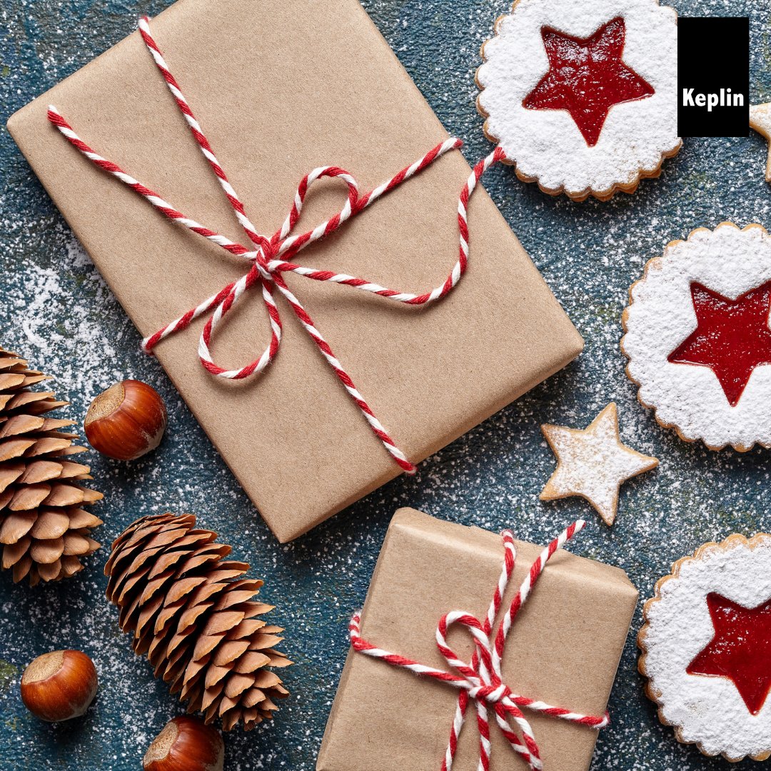 KeplinOnline's tweet photo. Get creative this Christmas with our range of Kraft paper rolls 🎁🌟

#keplin #packaging #wrapping #wrappingpaper #kraftpaper #kraftwrappingpaper #xmas #merrychristmas #christmasdecor #winter #christmastime #handmade #christmaslights #christmasiscoming #holidays #christmasgifts https://t.co/jPYlLJfxpR