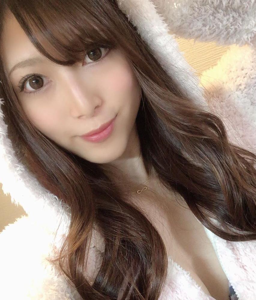 Chaar_17474's tweet photo. コンタクト無くても可愛いですか？🍑 https://t.co/7SKWtYLIzJ