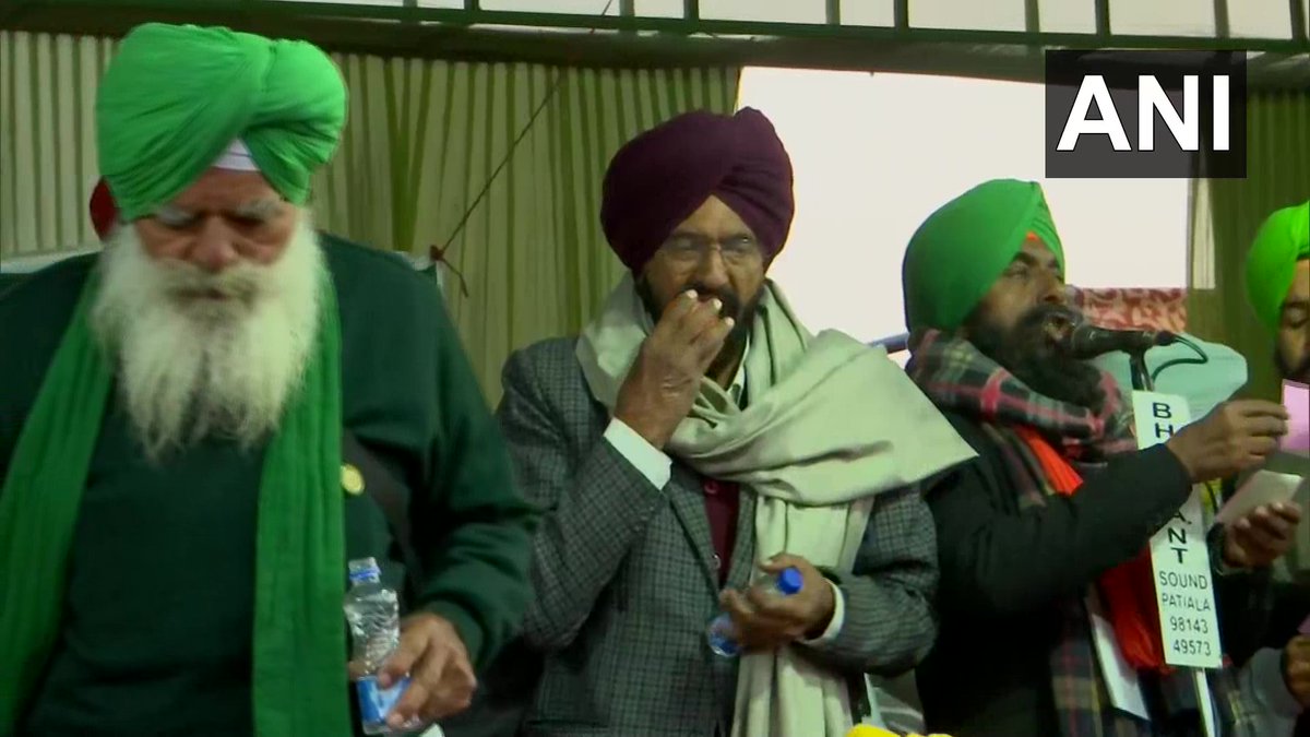 ANI's tweet photo. Delhi: Farmers who were on a day-long hunger strike at Singhu border as part of their protest against Centre's farm laws, break their fast. https://t.co/1N3YXzierN