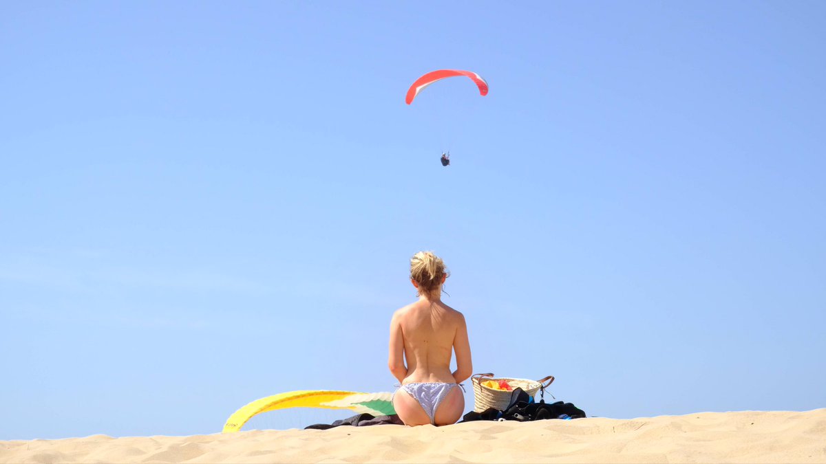 PARADROME1's tweet photo. You love paragliding?
Check out the clothing store for paragliders and get a 🔥FREE SHIRT EXTRA‼️🔥
Click the link in bio! ➡️ @PARADROME1 ⬅️⁣

➡️ https://t.co/SkjMohaRdD ⬅️

📸 Epic photo taken by @captainmanicorn #paragliding #paraglider #paraglide #parapente #gleitschirm https://t.co/0GuSwY9wHp