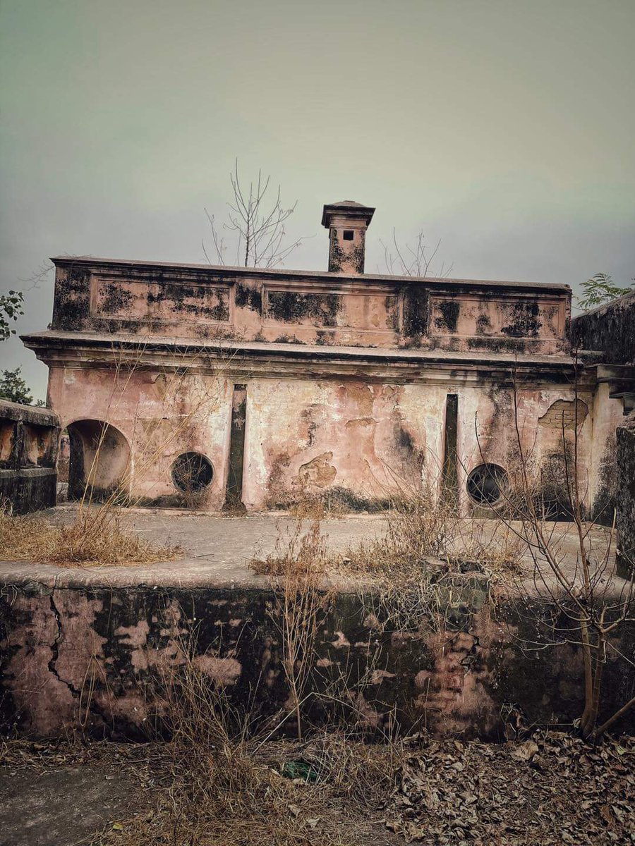 StudioDharma1's tweet photo. Maulaheri Jats is a family of Jats that derives its name from the village of Maulaheri, situated on the banks of the Hindon River, in the district of Muzaffarnagar in western Uttar Pradesh

Visit- https://t.co/2JGHDDvQIq

#maulaheri #maulaheripalace #jat #jatland https://t.co/wAp3ZZeRhb