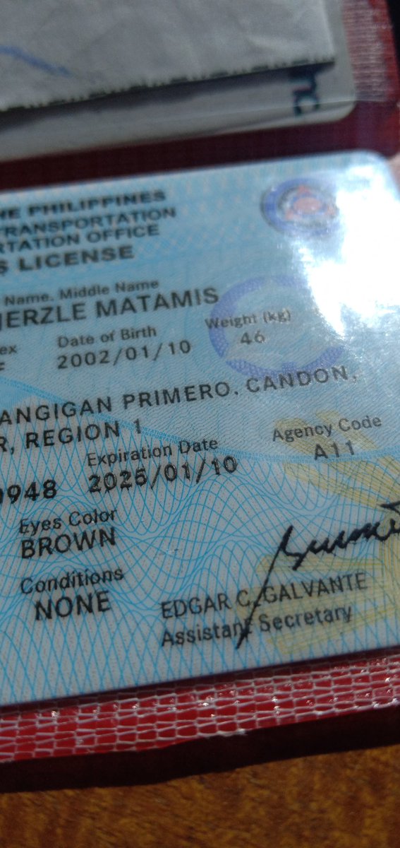 jerzleee's tweet photo. kapag nagexpire na tong driver's license ko, ibang license na makukuha  🙏🏻💛 https://t.co/ESwo2UW1BN