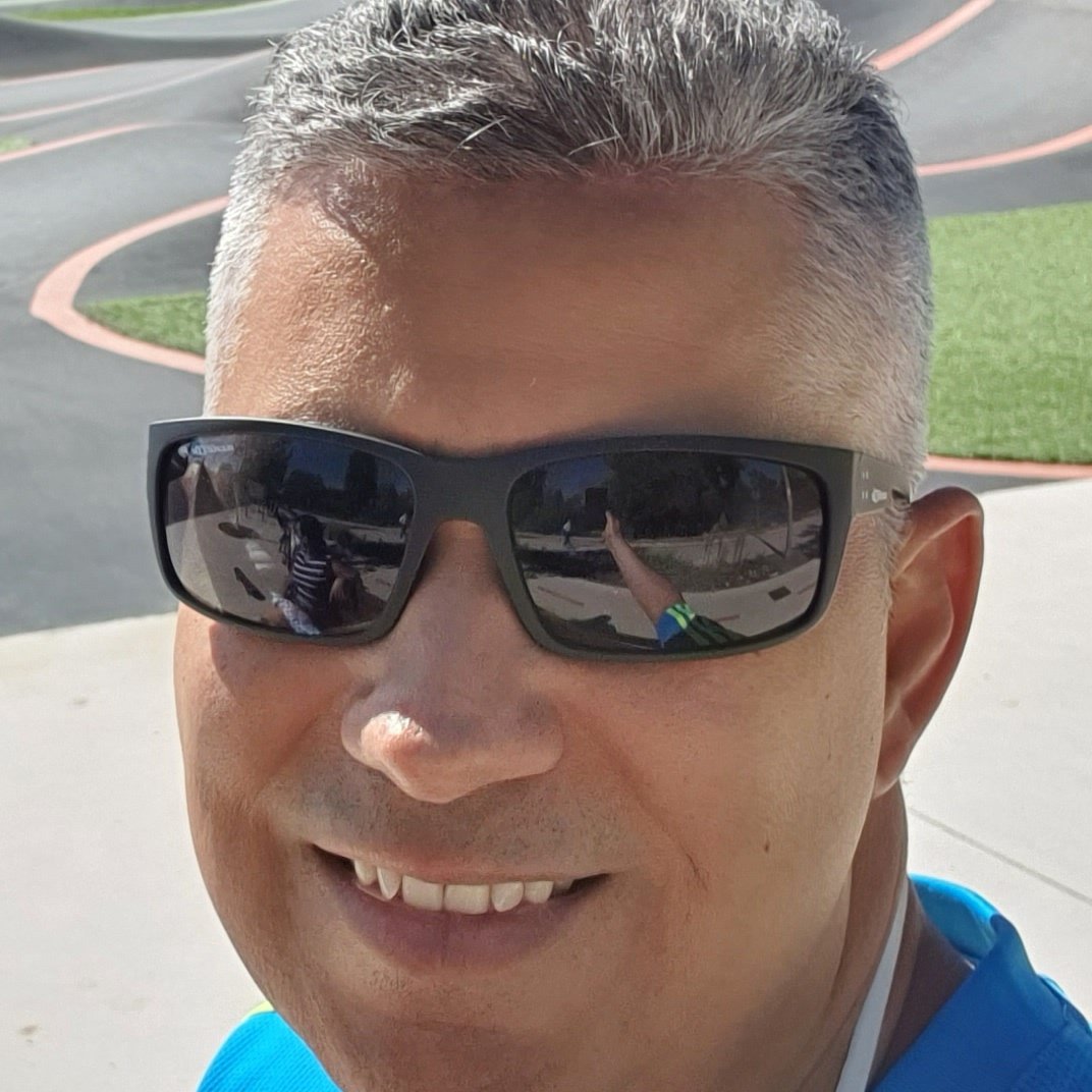 lisandromont's tweet photo. #NuevaFotoDePerfil https://t.co/JeubNEZG97