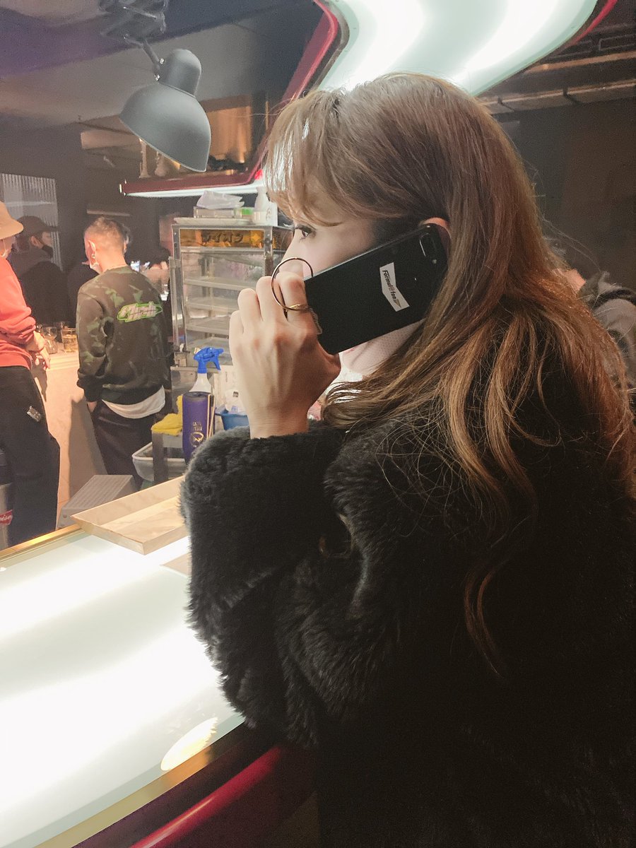 reinamuro's tweet photo. 格安スマホの
#goldexmobile 
使い始めたよ❣️
Androidのケースってどうやって探すの？
🥺 https://t.co/OUOzcC21D7