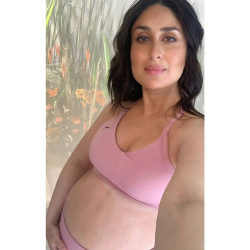 santa_banta's tweet photo. #KareenaKapoorKhan`s latest post flaunting her baby bump is winning the internet! https://t.co/D6VhX2XuhL #perfect #happiness #PUMAxKareena #bollywoodbeauty #mother #latestimage #picture #santabanta https://t.co/iZEXZAMAJX