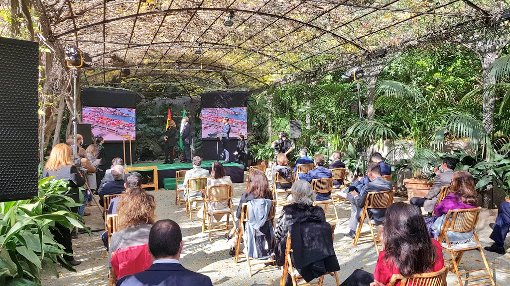 PuertoDeSevilla's tweet photo. Gracias por el galardón #PAMA20 de @MedioAmbAND que nos anima a seguir trabajando con la naturaleza 🌱
Junto a @ebdonana @unisevilla @InfoUMA @UniHuelva @univcadiz seguimos apostando por proyectos innovadores que potencien la biodiversidad.
¡Nos unimos a la #RevoluciónVerde! https://t.co/k70vWgTpFc