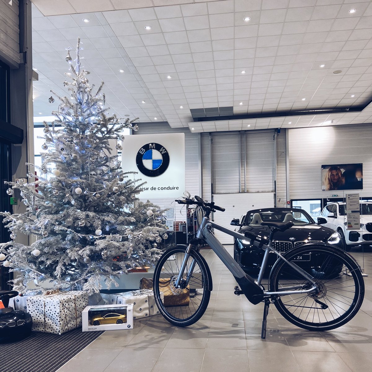 HTPYRO's tweet photo. Mon beau sapin 🌲🎼

Quelques aperçus de nos différentes réalisations dans les BMW de l'Ouest🔽🔽🔽

#Noel #Christmas #BMW #SapinNoel2020 https://t.co/G74WZbDJyq