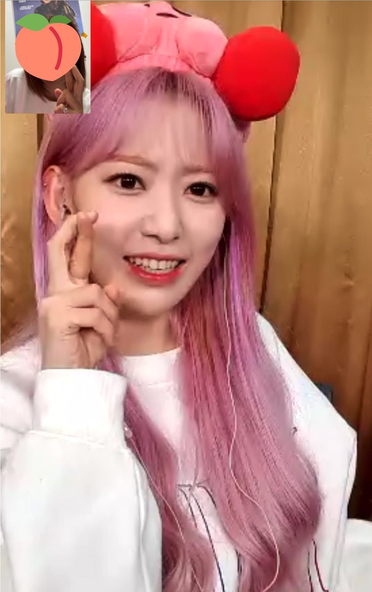 B2stMo's tweet photo. はい、これが五條悟でーす😂😂❣️
#IZONE #呪術廻戦 #宮脇咲良 #五條悟 https://t.co/Jp4ue1s0PW