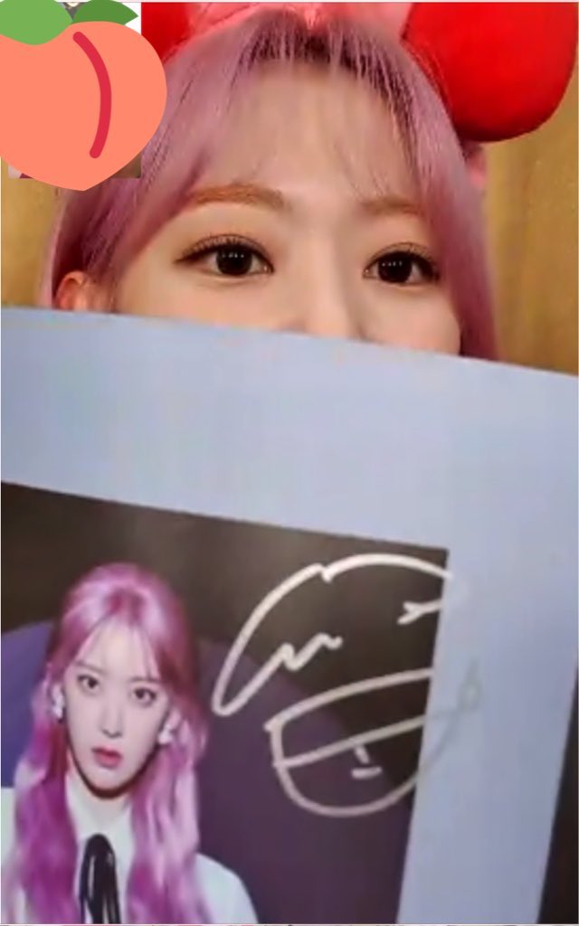 B2stMo's tweet photo. はい、これが五條悟でーす😂😂❣️
#IZONE #呪術廻戦 #宮脇咲良 #五條悟 https://t.co/Jp4ue1s0PW
