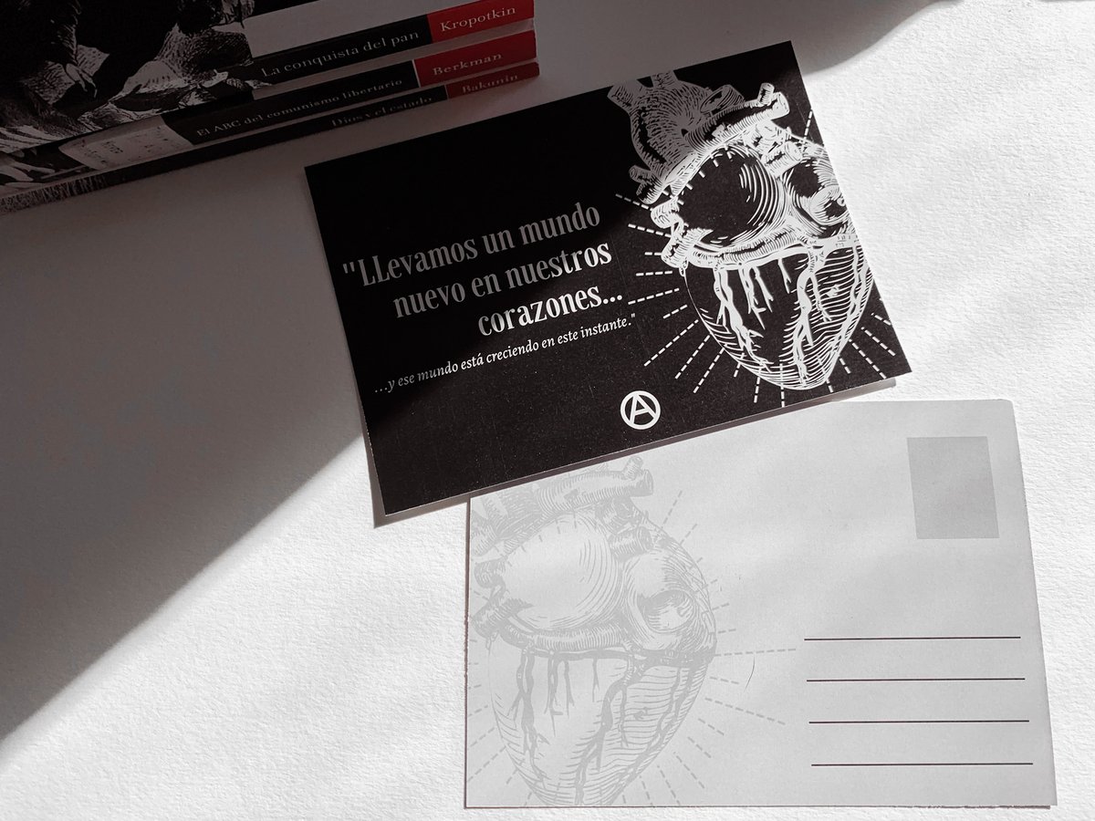yaissach's tweet photo. ¡Hola!
Como algunas ya sabéis, llevo 5 meses sin trabajo y tirando de ahorros. La situación empieza a ponerse complicada, así que he sacado una tirada de postales no navideñas a 3,50€ con el envío incluido a cualquier zona del Estado español. Si no podéis comprar, rt es gratis🖤 https://t.co/jQRlM4jUAL