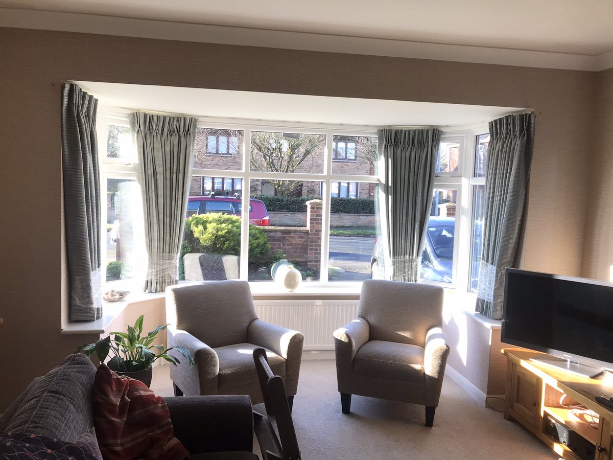 istitchbespoke's tweet photo. Forgot to share these!! 

Lined and interlined with a double pinch pleat heading 😀 

Suze x 

#bespoke #beautifulhome #handmade #handcrafted #curtains #blinds #romanblinds #interiordesign #interiors #northlincolnshire  #housetohome #home #homedecor #beautifulfabrics #lovedbypt https://t.co/hsuF7AST8U