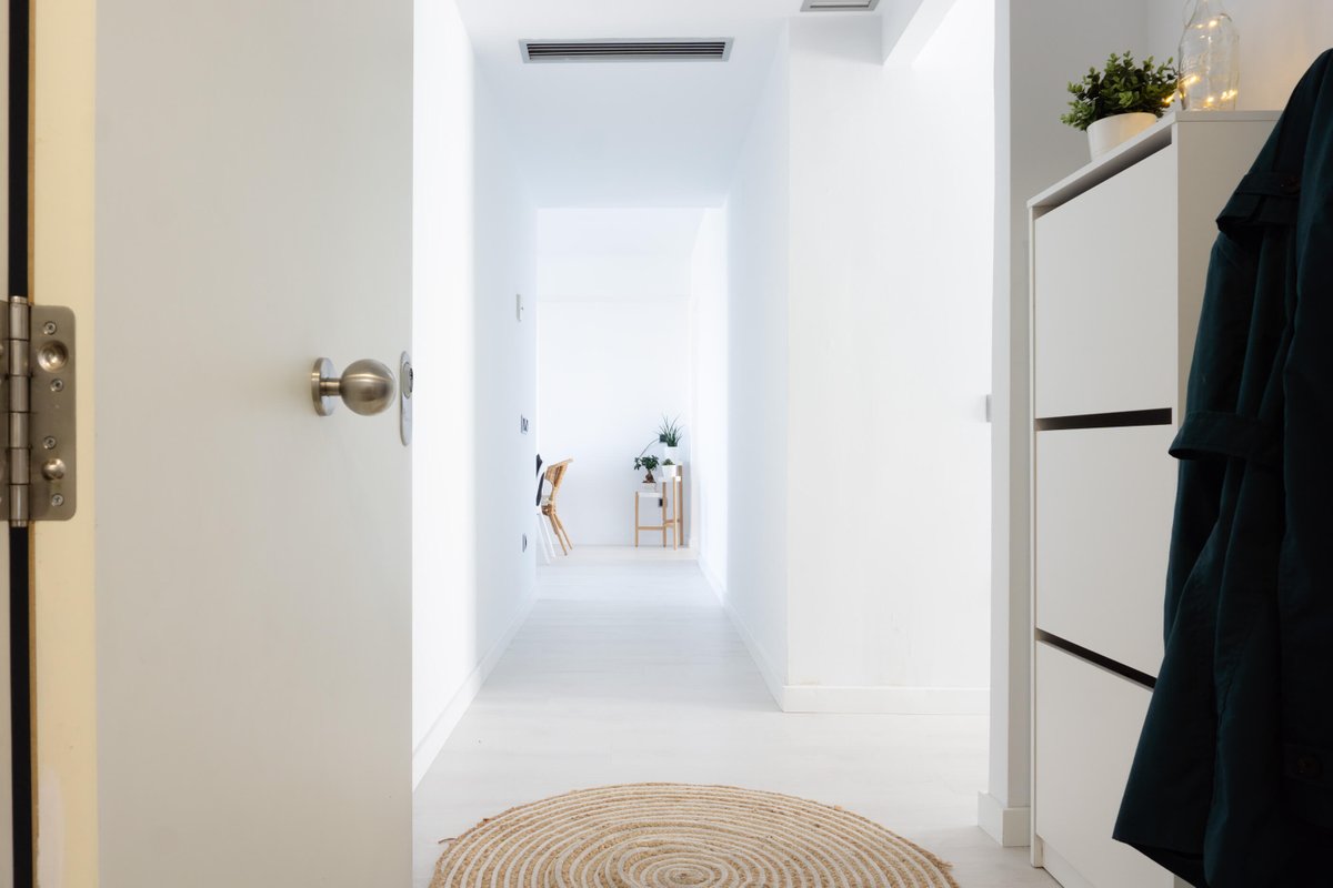 carolinabhome's tweet photo. Los expertos afirman que la venta de una casa es decidida en los primeros noventa segundos de la visita 🏡❤️, por lo que podemos afirmar que tienes muy poco tiempo para causar una buena primera impresión. ⤵
https://t.co/hIdhTOPyZ5

#inmobiliario #homestaging https://t.co/wwNcHouFCv