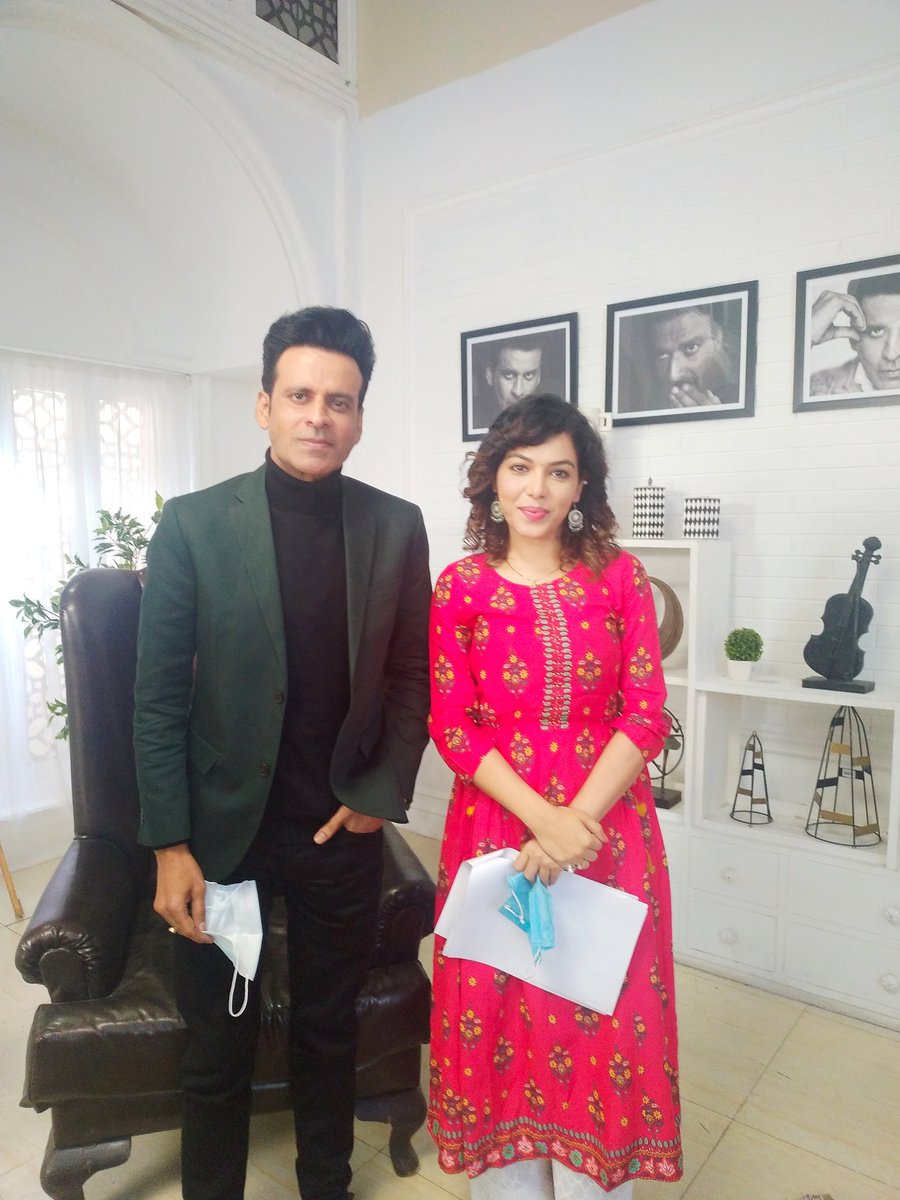 chidaksha's tweet photo. बलराज साहनी, दिलीप कुमार साहब के बाद जिन legendary शक्स की कला के सदा कायल रहे, उनके साथ आखिरकार काम करने का मौका मिला। Absolute honour to work &amp; spend time with my cinematic idol, The ultimate #FamilyMan, my forever #bhikumhatre #ManojBajpayee Sir!  Thankyou!🙏😊💫🌈💃
#newshow https://t.co/ZzhENKZbkT
