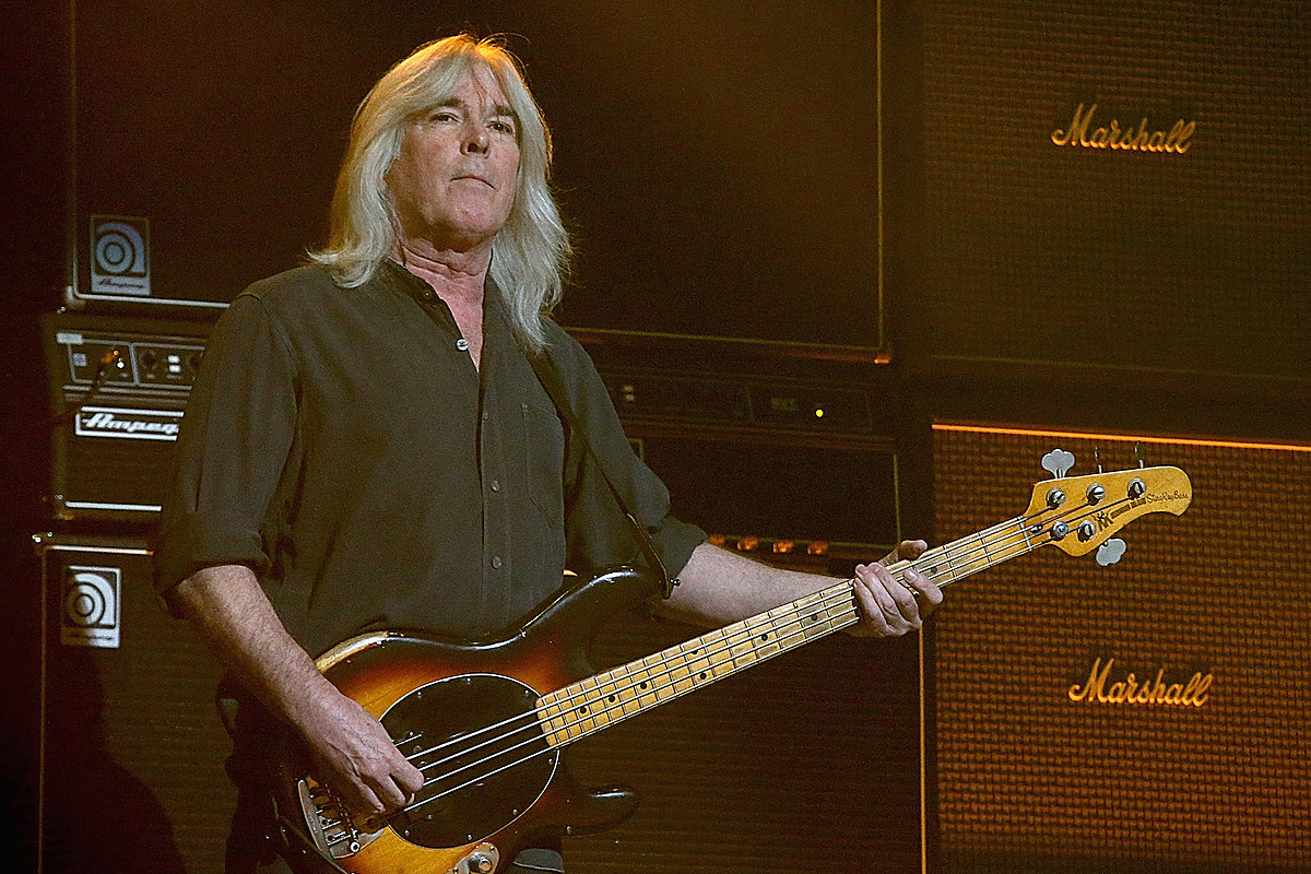 Happy birthday to the best bass player to walk this earth, Cliff Williams 