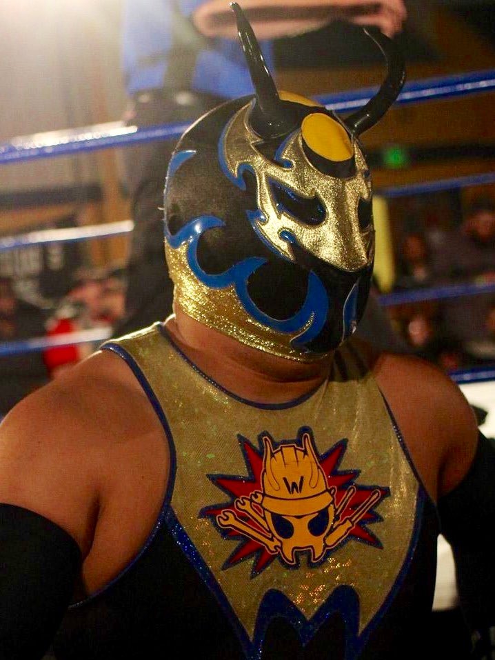 RHP4ever's tweet photo. The first Worker Ant @BlkBluAnt mask worn for its Chikara @CHIKARApro debut at You Only Live Twice, the 2014 King of Trios and Cibernetico and the 2015 King of Trios and Cibernetico. #WorkerAnt #Colony #Chikara #ChikaraPro #YouOnlyLiveTwice #KingOfTrios #KOT #Cibernetico https://t.co/b1NNHqWJm2