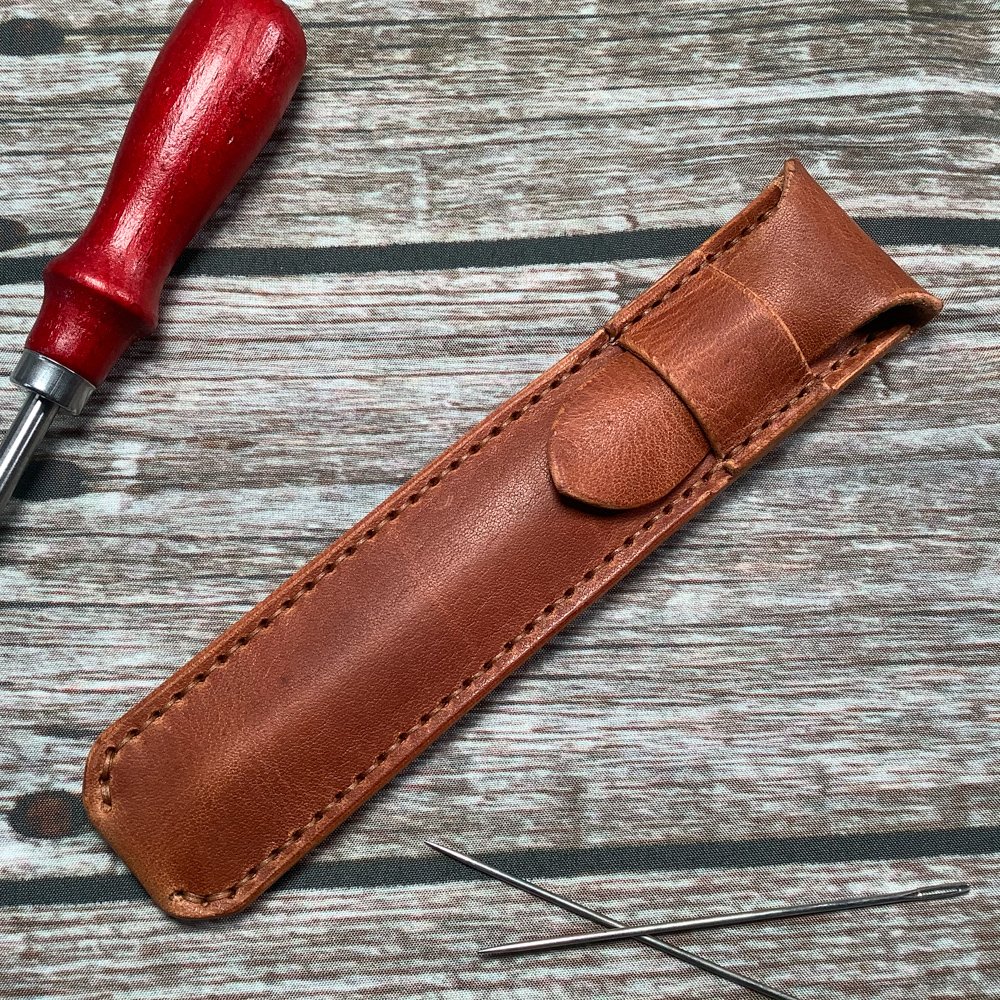 Looking for a last minute #christmasgift then check out these fantastic artisan crafted Apple Pencil cases over on my #tbch store! These are perfect as a stocking filler for the Apple Pencil user in your life.
thebritishcrafthouse.co.uk/product/apple-…
#leather #ipad #apple #ipadpro #applepencil