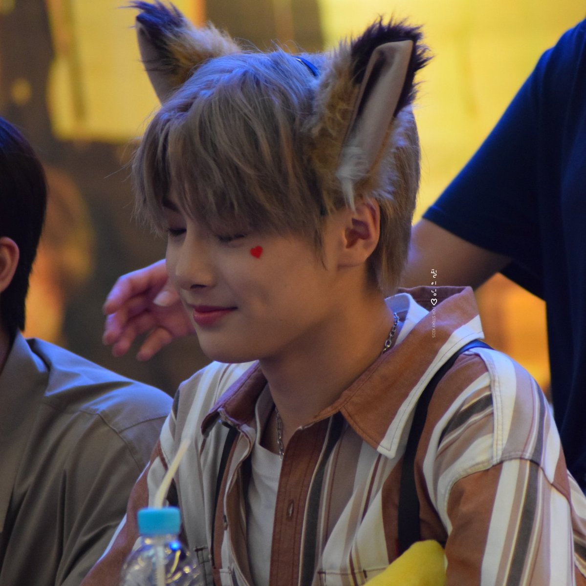 this is how yang jeongin looks like in real life: an ethereal thread