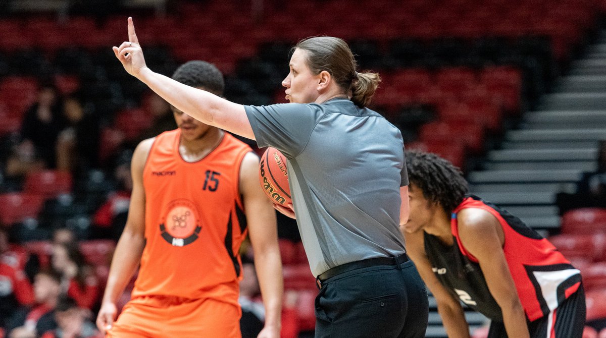 Aspiring Referees: Sign up to our level 2 course 📝

Aimed at beginners who have experience as a player or have attended Level 1, the course provides you with the teaching so that you can referee games in your local area on a weekly basis.

📝 basketballengland.co.uk/get-involved/l…